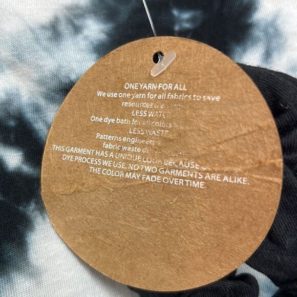 Sundown by Splendid black and white tie dye cropped tee shirt NWT size medium - Picture 12 of 13